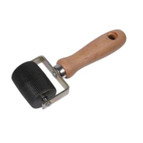 Tonvormige naadrol in pvc U-beugel (aandrukrol voor behang en tape)