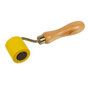 Behangnaadrol Glad model gummi 4,5 cm