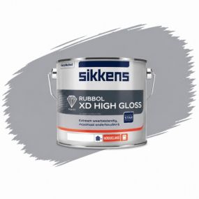 Sikkens Rubbol XD High Gloss 2,5 liter in RAL 7040 (venstergrijs) is een tweede kans product. Ideaal als je topkwaliteit buitenlak zoekt, maar voordeliger wilt inkopen. Het blik kan lichte beschadigingen hebben, de verf is volledig in orde.